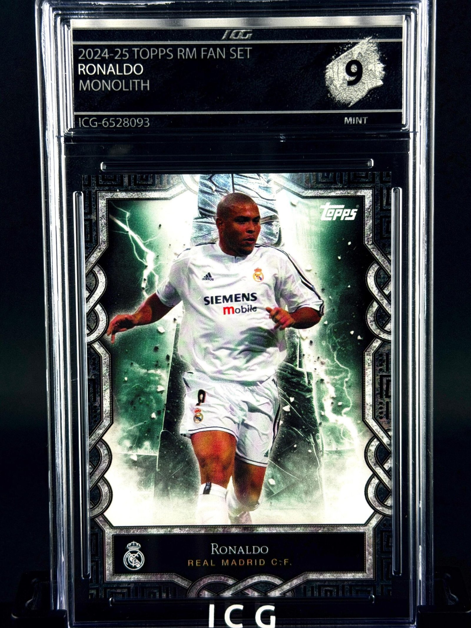 Fotografía de Cromo Ronaldo Nazario Topps Real Madrid Team Set Monolith MINT 9 · Inception Card Grading · ICG · Sports Cards · TCG